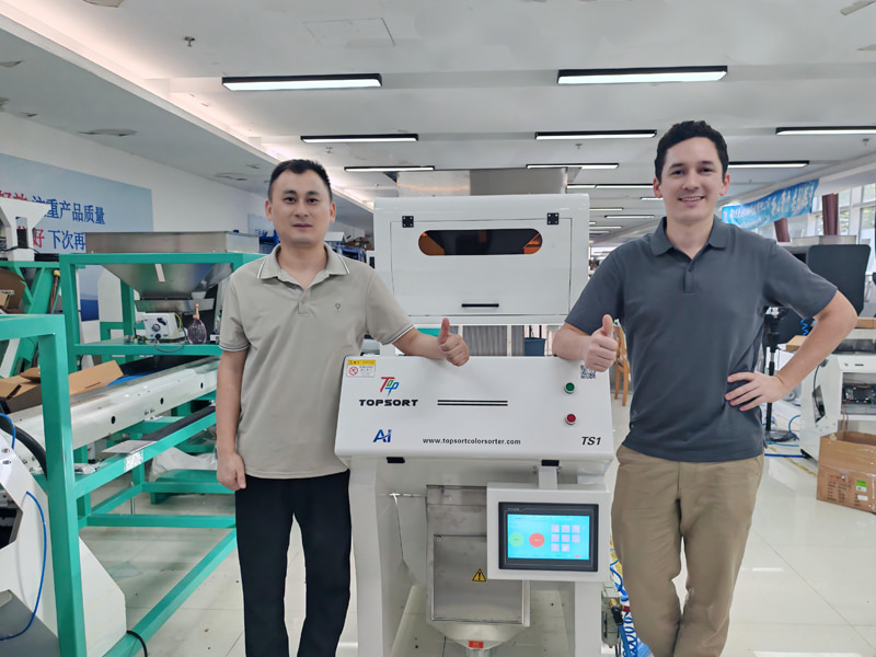 Welcome The Argentine Team To Visit Our Factory